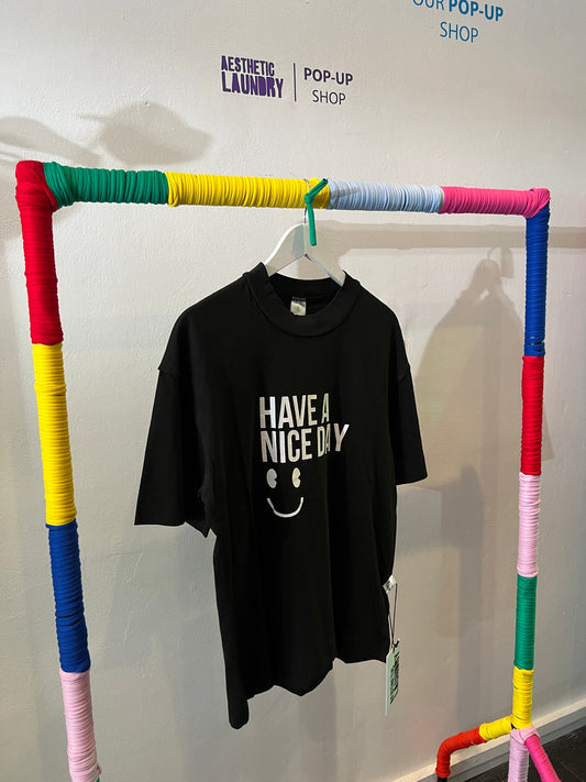 Nice Day Tee - Black